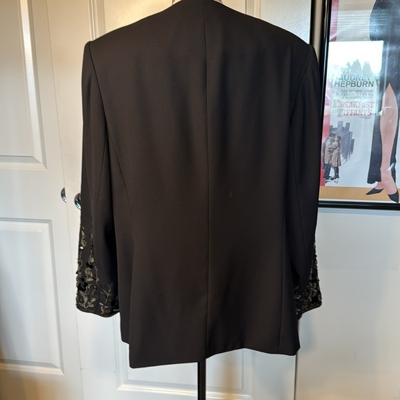 Elegant Black Embellished Women's Jacket - Picture 6 of 11